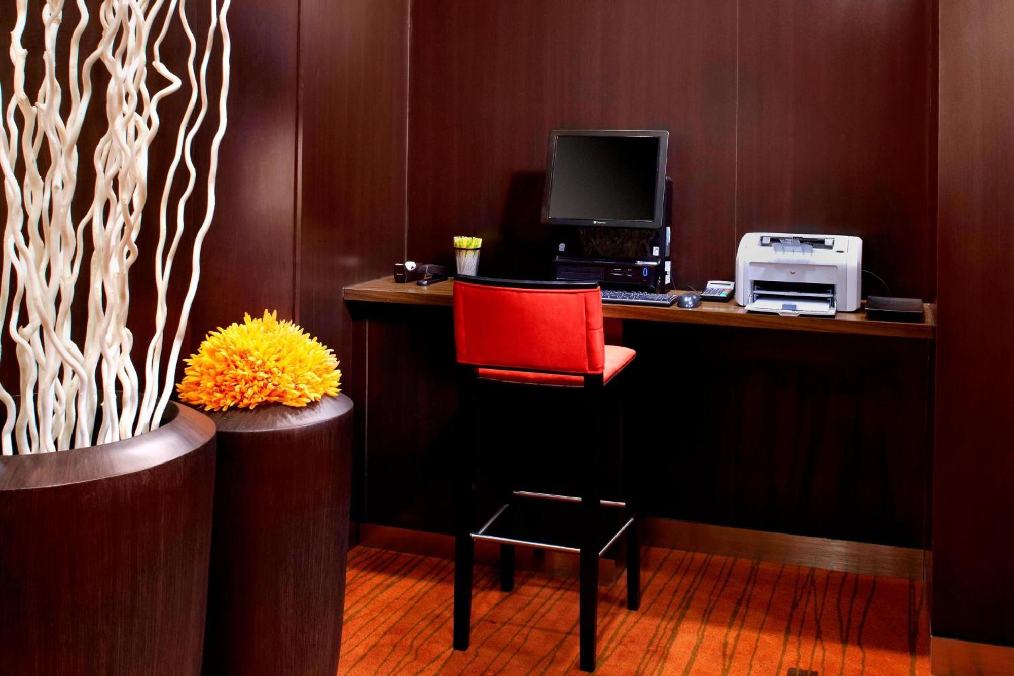Courtyard By Marriott Pittsburgh West Homestead Waterfront Екстер'єр фото