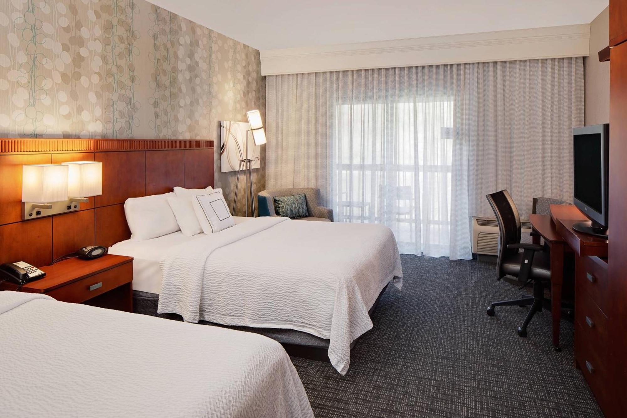 Courtyard By Marriott Pittsburgh West Homestead Waterfront Екстер'єр фото