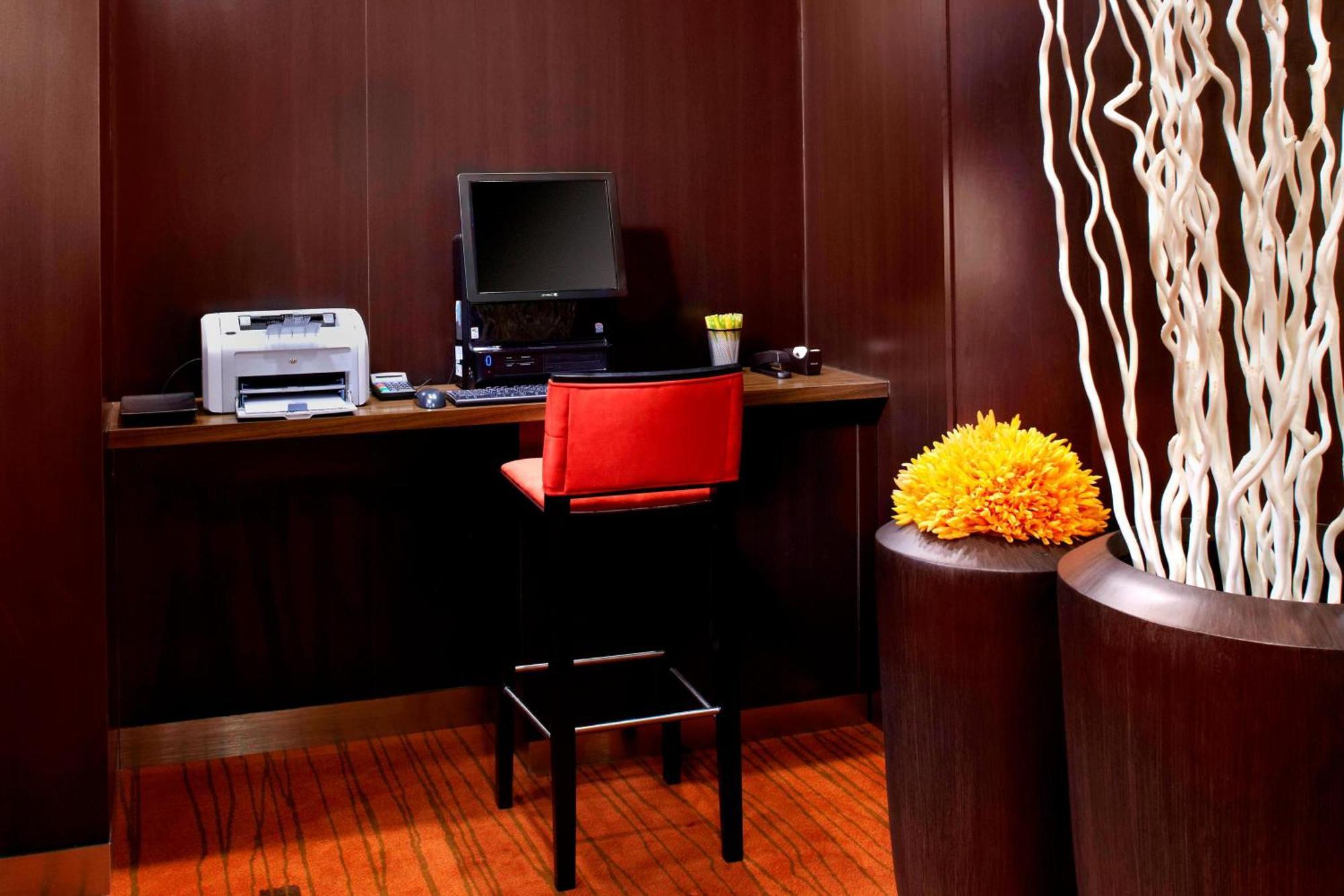 Courtyard By Marriott Pittsburgh West Homestead Waterfront Екстер'єр фото